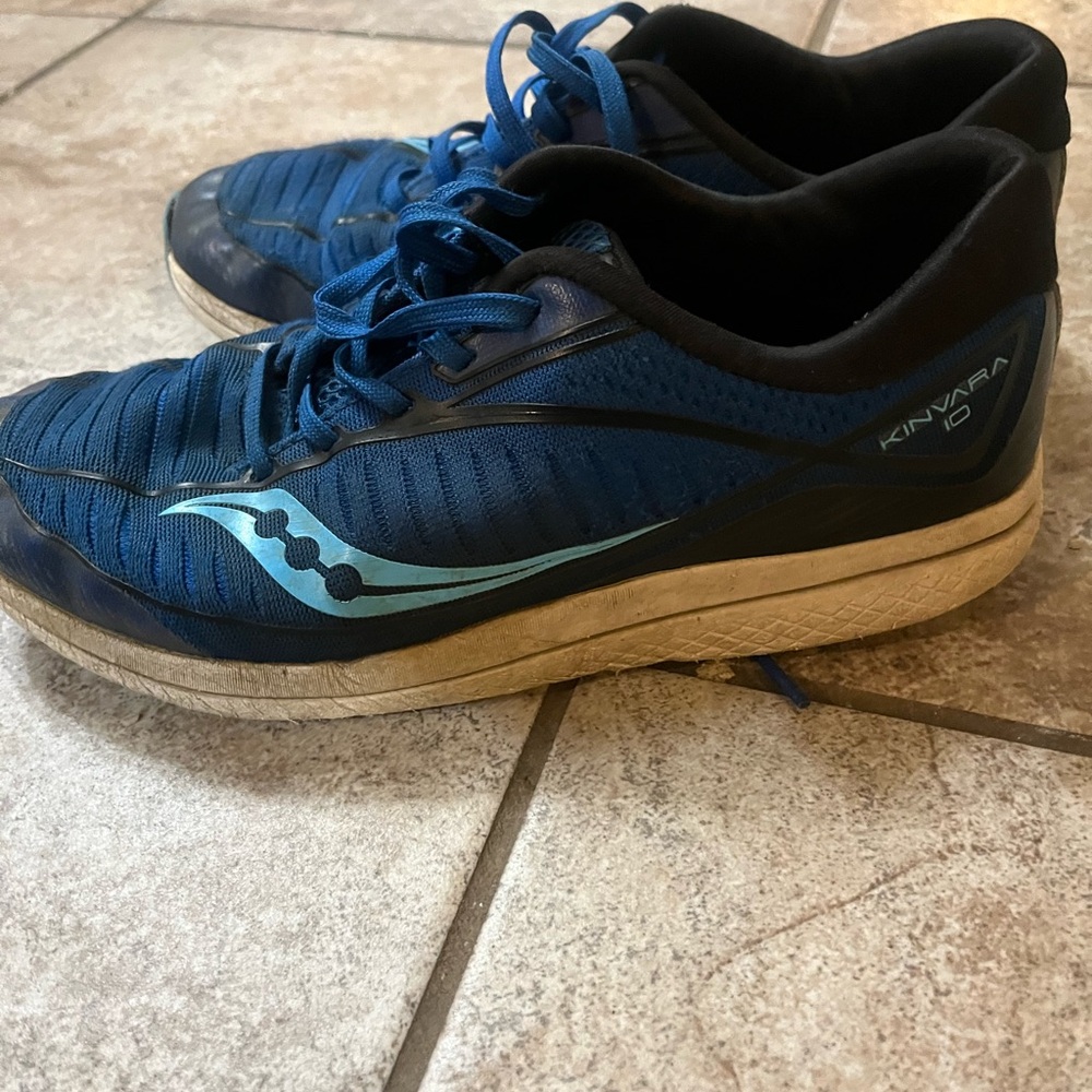 Saucony Kinvara 10 Black and Blue Boys' Shoes